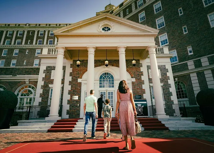Jacuzzi-Hotel: The Historic Cavalier Hotel And Beach Club Autograph Collection