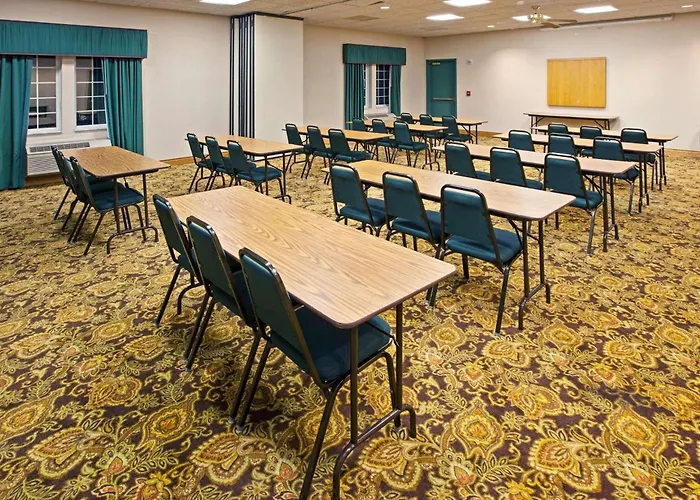 Resorts Guide Country Inn & Suites By Radisson, Kalamazoo, Mi