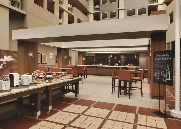 Family Hotel: Embassy Suites By Hilton Atlanta At Centennial Olympic Park