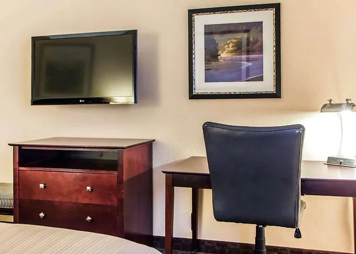 Hotels with a view Quality Inn & Suites Peoria North