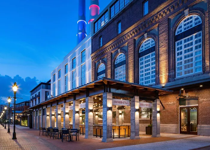 Romantic hotels Jw Marriott Savannah Plant Riverside District