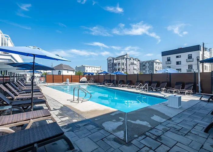 Family Hotel: The Forum