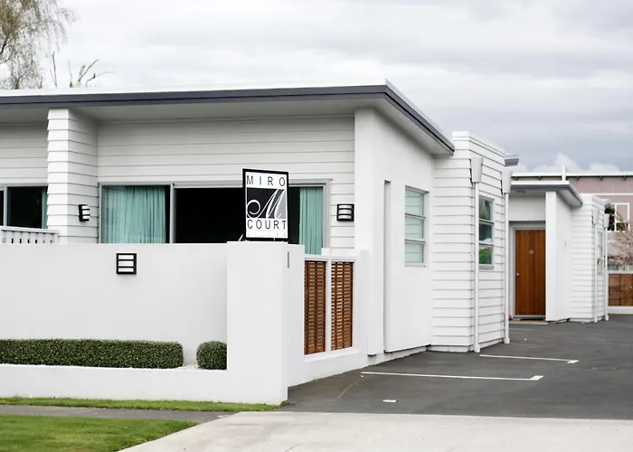Broadway Motel & Miro Court Villas