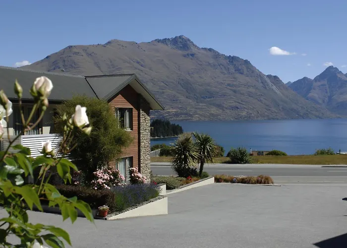 Queenstown Motel Apartments (Adults Only)