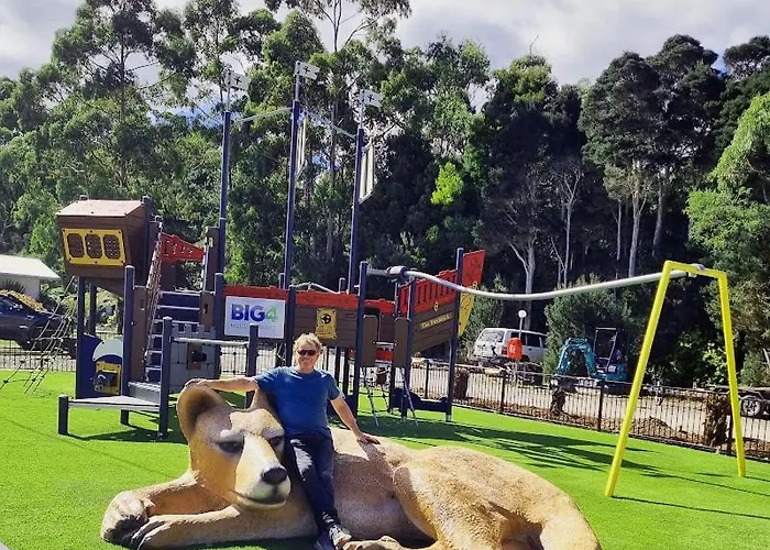 Family Hotel: Big4 Strahan Holiday Retreat