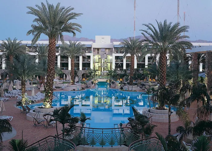 Hôtel de l'aéroport: Agamim By Isrotel Collection