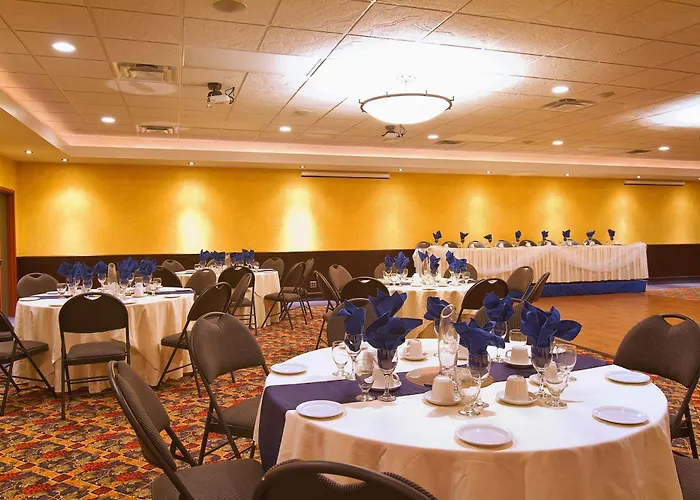 Airport Hotel: Park West Inn