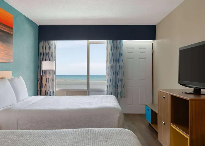 Cheap hotel: Days Inn By Wyndham Myrtle Beach-Beach Front