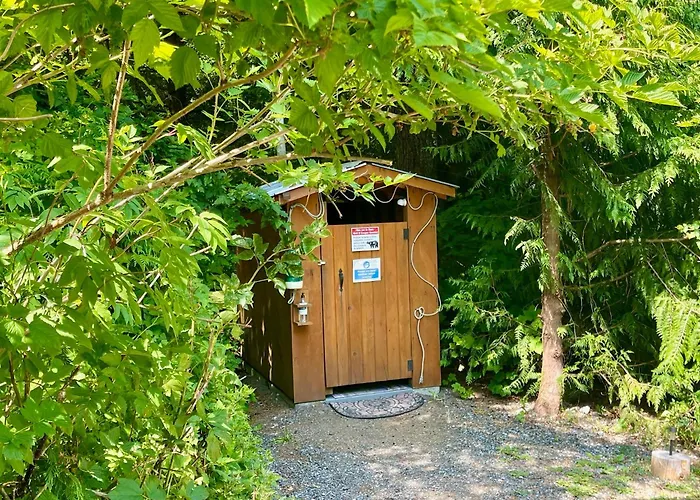 So Damn Lucky Glamping Glamping
