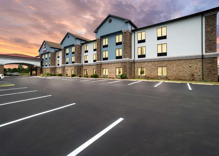 Hotel with view: Comfort Suites Jackson I-40