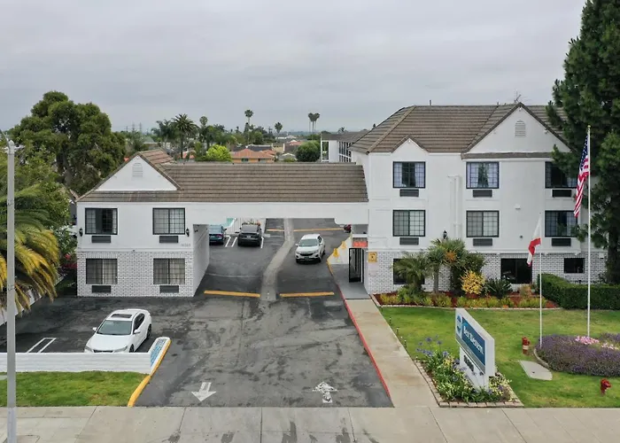 Hotel with pool: Best Western Surf City