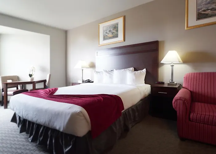 Bayvue Hotel, Resort & Suites