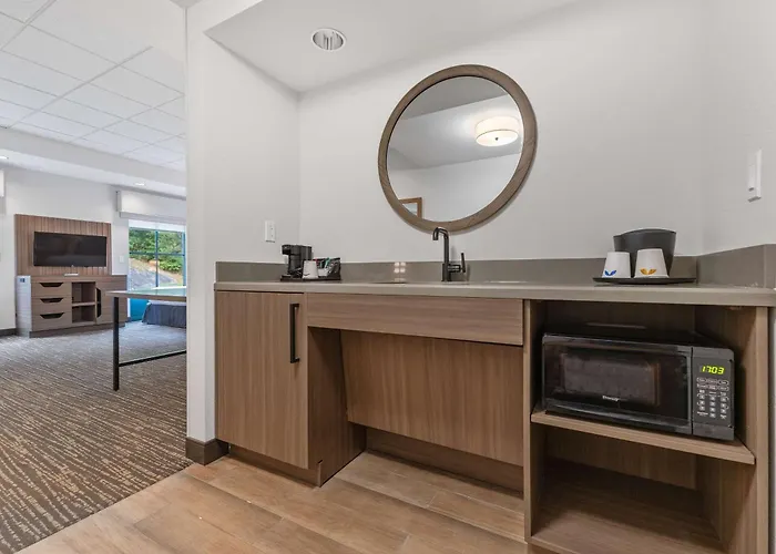 Hampton Inn & Suites Lake George