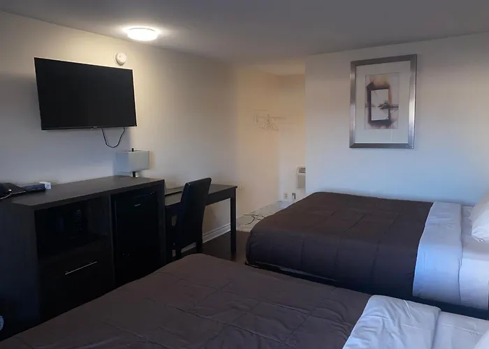 Hotel: Falls Lodge By The Falls