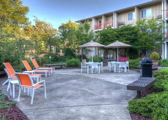 Golf hotel: Ashland Hills Hotel & Suites