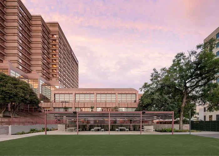 Downright Austin, A Renaissance