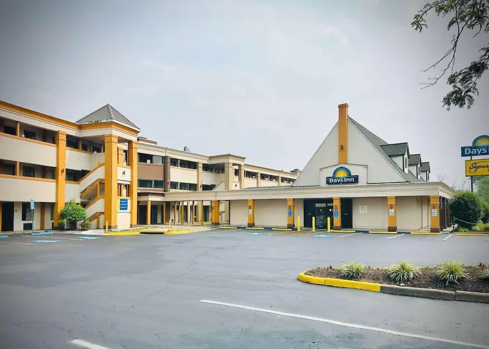 Days Inn By Wyndham Westend , Va Washington Dc Area