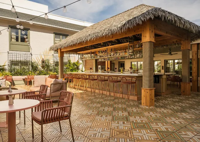 Hotels with pool Ryder
