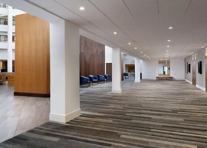 Hotels with tennis Nashville Airport Marriott