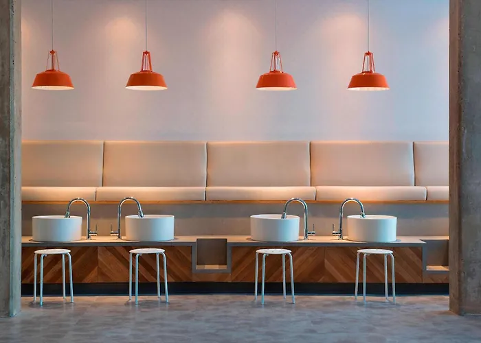 Luxury hotel only: Courtyard By Marriott Calgary South