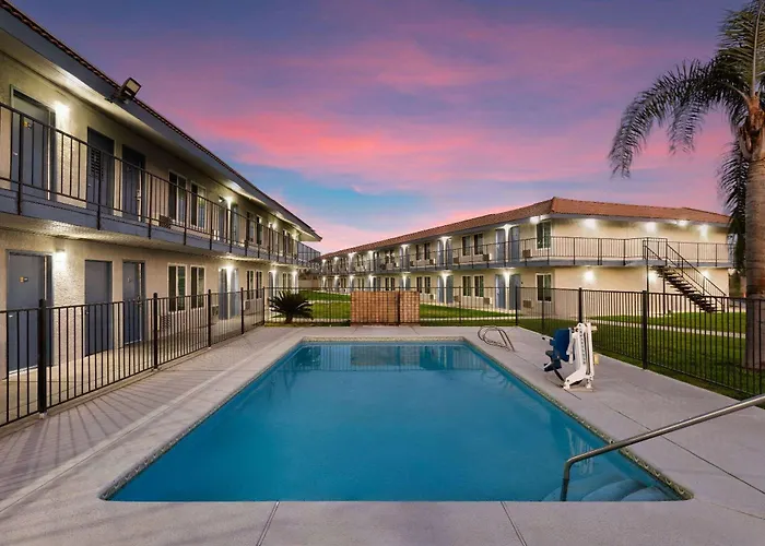 Hôtel bon marché: Days-Inn By Wyndham Bakersfield