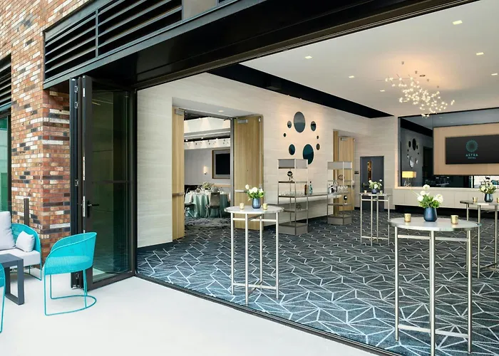 Family Hotel: Astra Hotel, Seattle, A Tribute Portfolio Hotel By Marriott