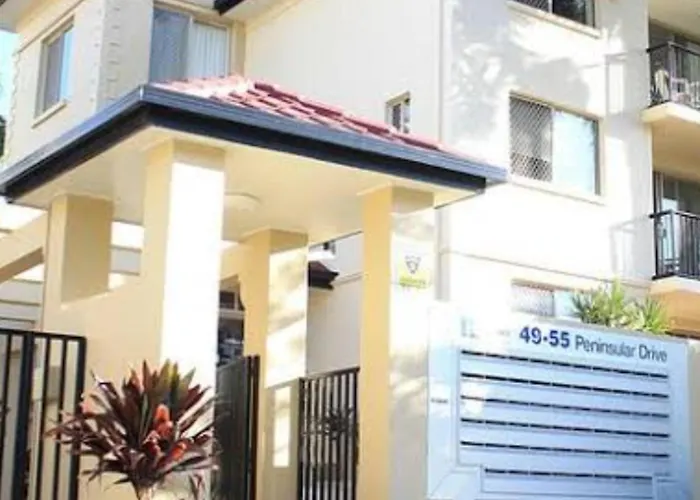 Vacation rental: 3 Bedroom Central Surfers Paradise Apartment