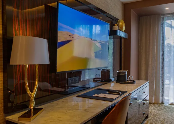  K Tower Boutique By Lucerna