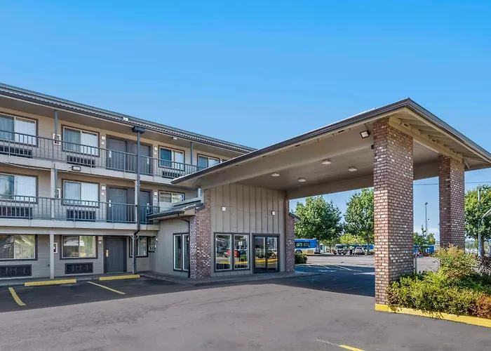 Econo Lodge Portland Airport