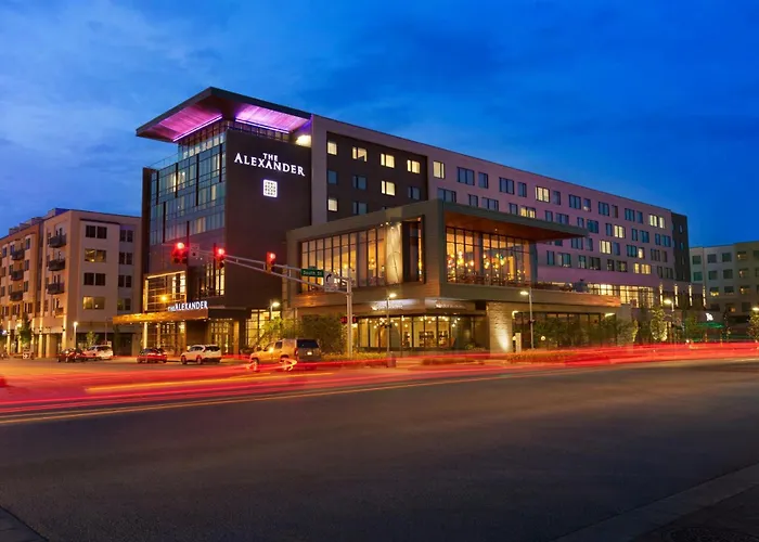 Pet Friendly hotel: The Alexander