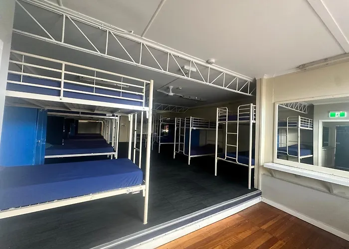 Hostel: Backpackers In Paradise 18-35 Hostel