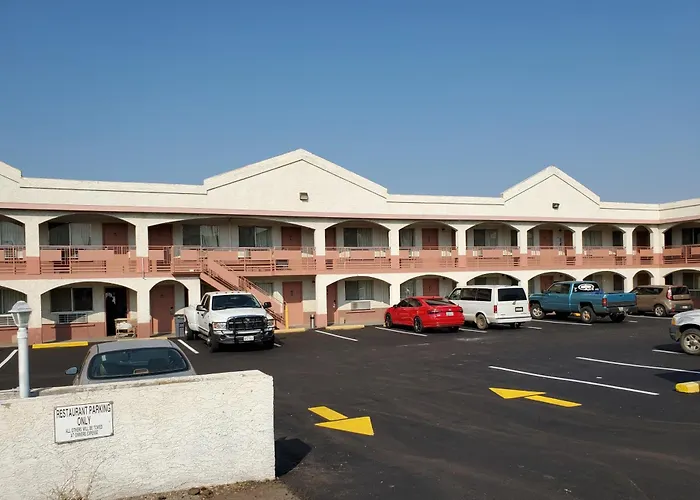 Family Hotel: Night Inn