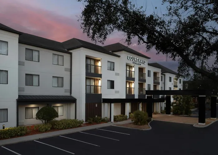 Courtyard By Marriott Lakeland