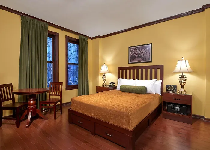 Beach hotel: Hotel Apache (Adults Only)