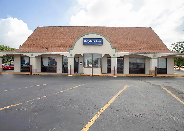Hotel O Daylight Inn Elkhart I-90, In