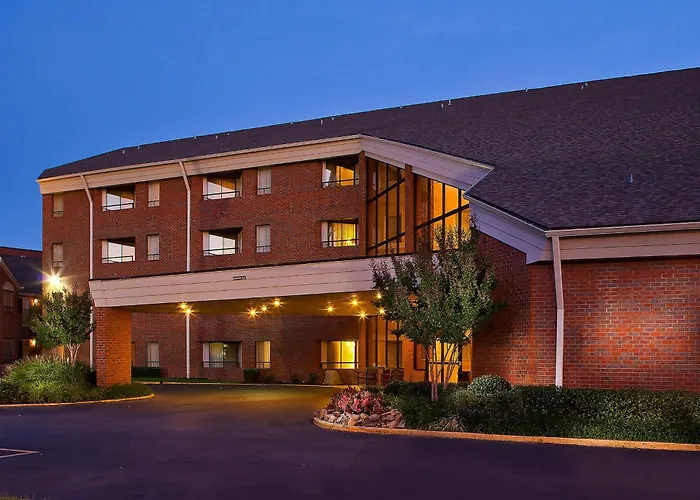 Pet Friendly hotel: Sonesta Simply Suites Memphis East Poplar Pike
