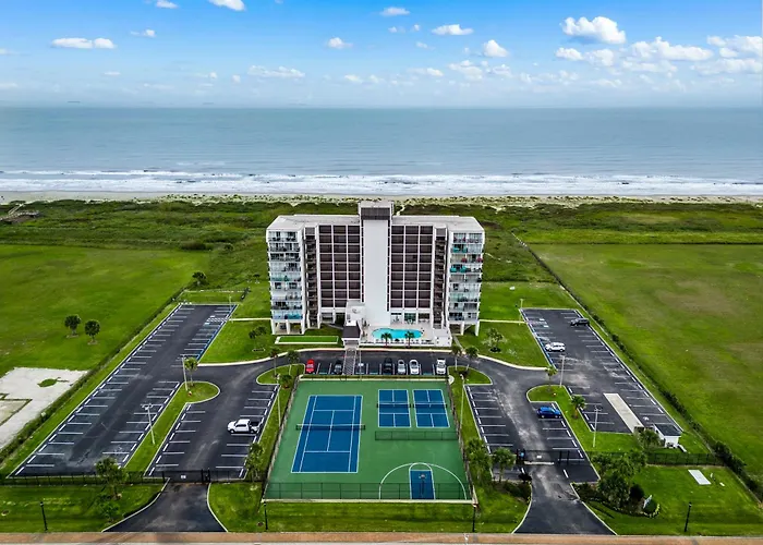 Apartments Islander East Condominiums