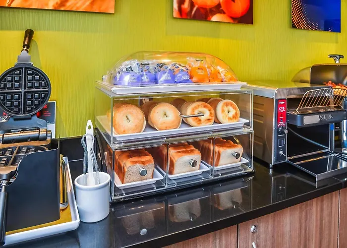 Luxury hotel only: Comfort Inn