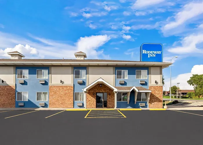 Hotel with pool: Rodeway Inn Rapid City North