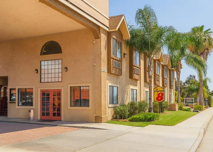 Super 8 By Wyndham Bakersfield South Ca