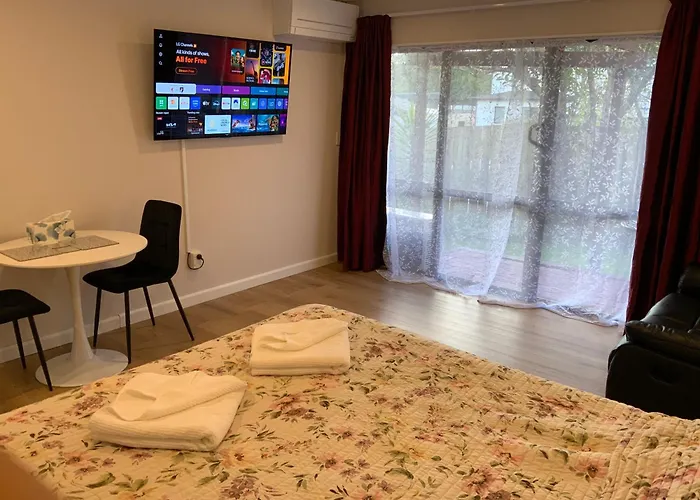 Cascades Motor Lodge