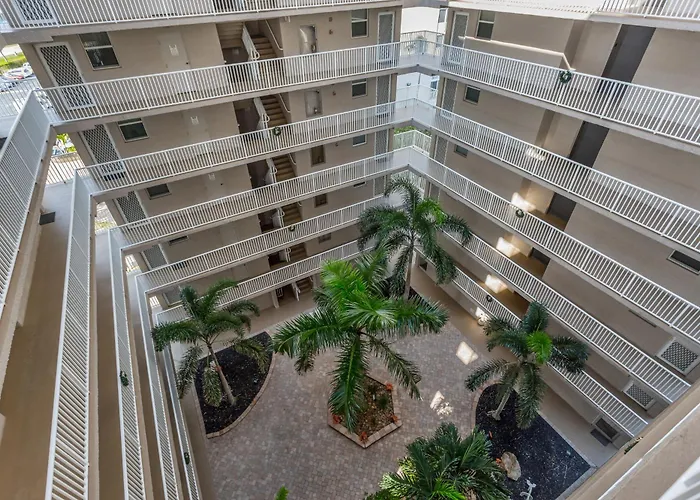 Pool Villa: Bonita Beach And Tennis Club