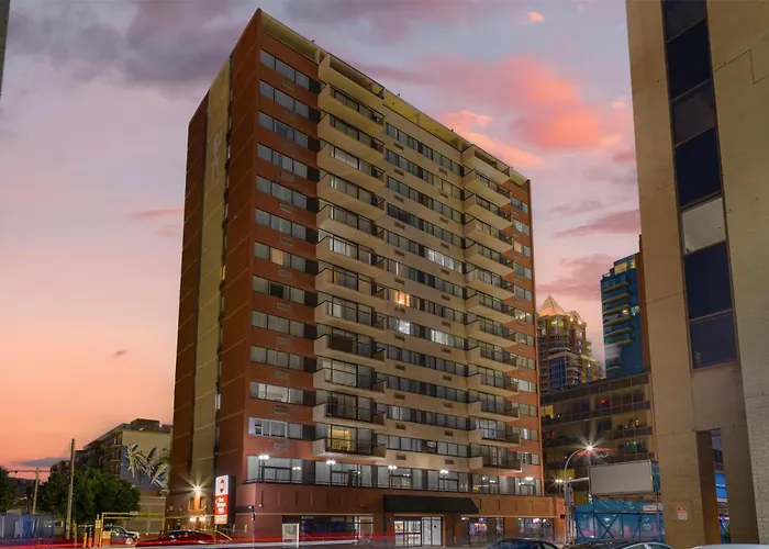 Central hotel: Best Western Plus Suites Downtown Calgary