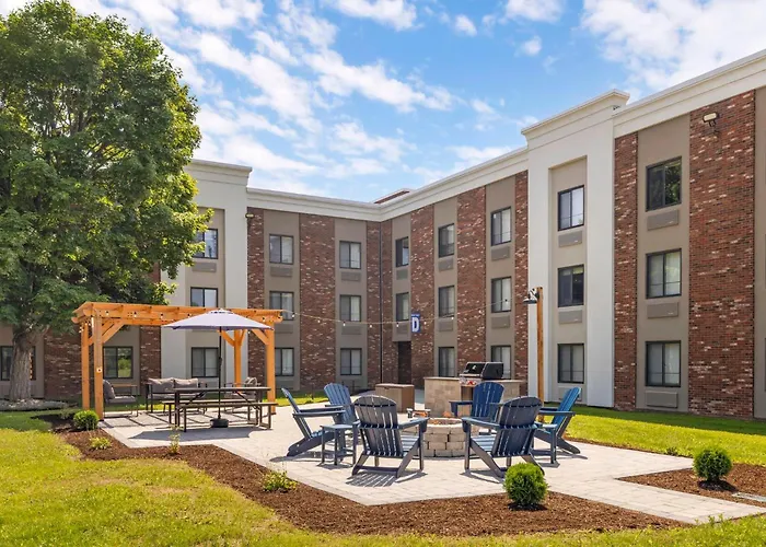 Cheap hotel: Holiday Inn Express - Plattsburgh By Ihg