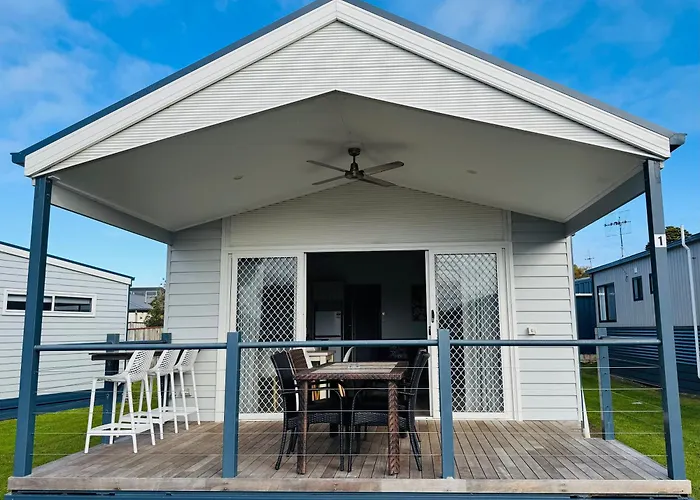 Hotel with pool: Big4 Port Fairy Holiday Park