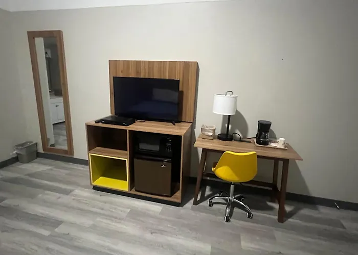 Cheap hotel: Captain'S Lodge Motel