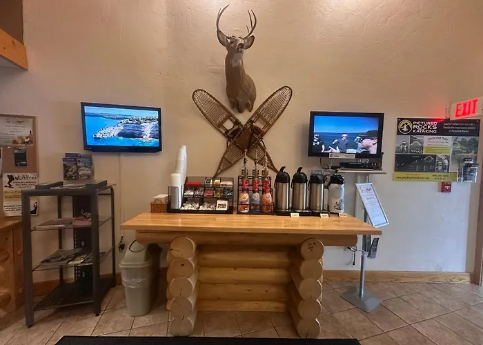 Pictured Rocks Inn And Suites