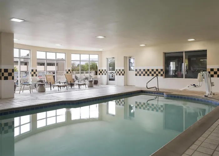 Сity center hotels Hilton Garden Inn Albuquerque Airport