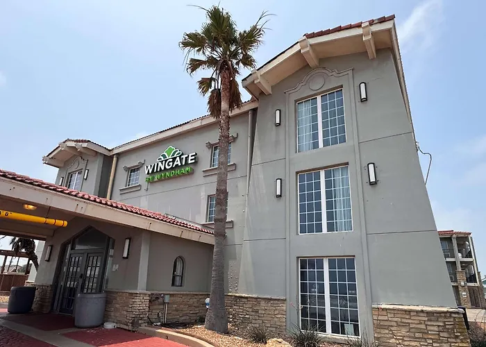 Cheap hotel: Wingate By Wyndham Galveston Beachfront At The Seawall