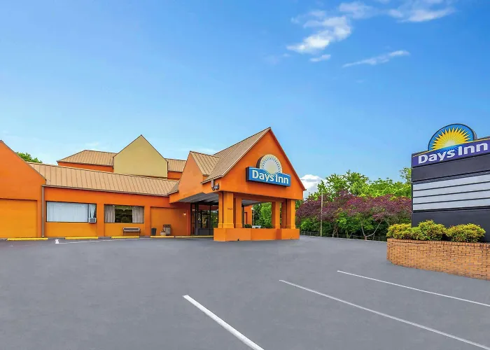Days Inn By Wyndham Knoxville East